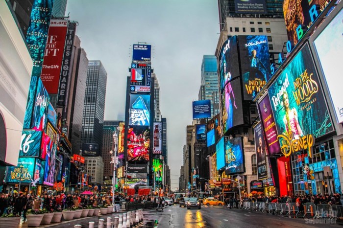 Luxury Hotels Near Times Square New York